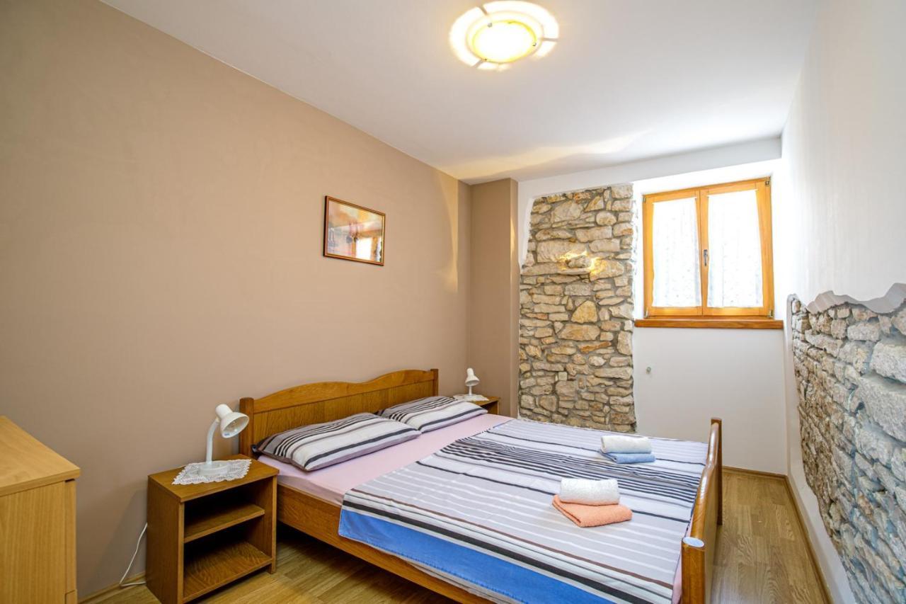 Apartments Mirjana Medulin Extérieur photo